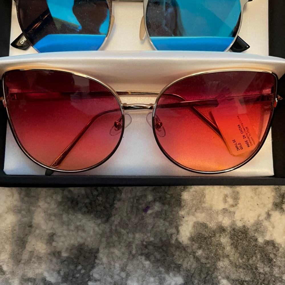 Stylish pink sunglasses new with tags